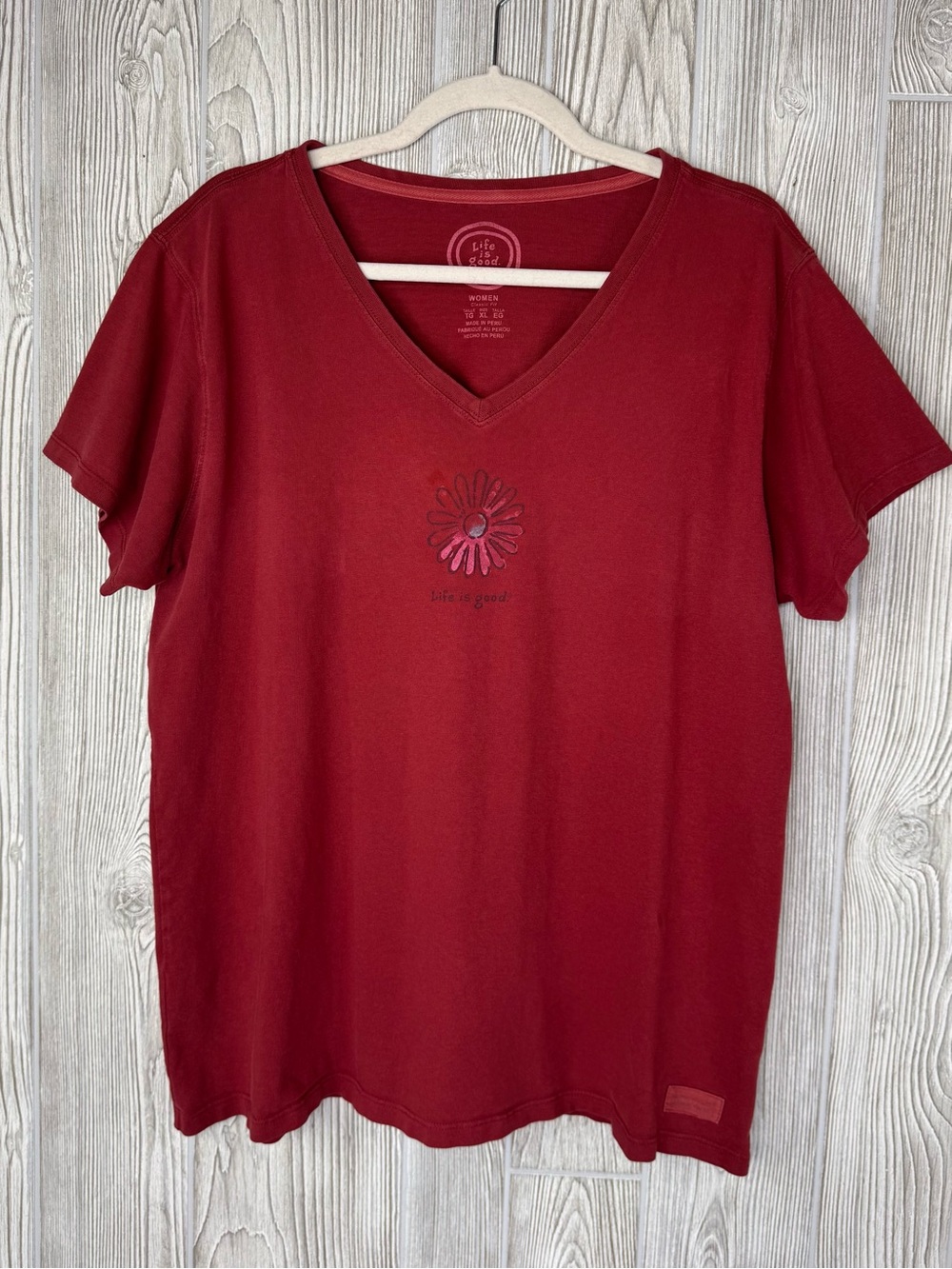 Life is Good burgundy red flower crusher tee XL short sleeve t-shirt v-neck